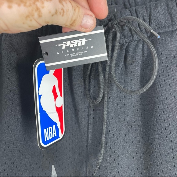 NWT PRO STANDARD CHICAGO BULLS BLACK MESH CAPSULE SHORTS Men’s Size Medium - Picture 15 of 15